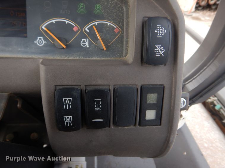 image for item DM7338 2016 Volvo DD120B  double drum vibratory roller