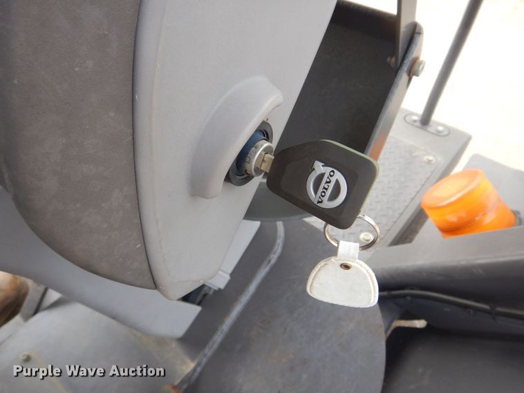 image for item DM7338 2016 Volvo DD120B  double drum vibratory roller