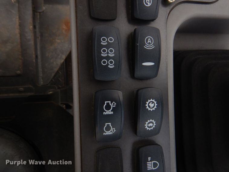 image for item DM7338 2016 Volvo DD120B  double drum vibratory roller