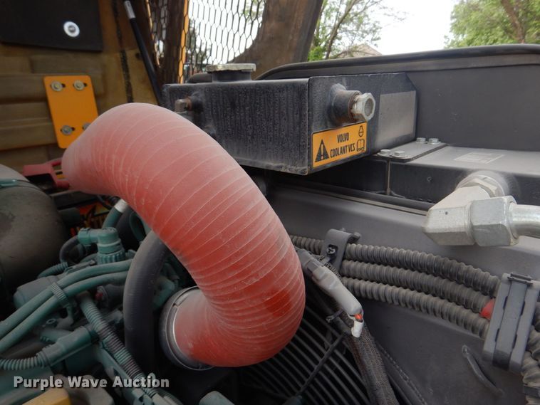 image for item DM7338 2016 Volvo DD120B  double drum vibratory roller