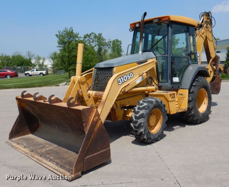 image for item DM7341 2003 John Deere 310SG  backhoe