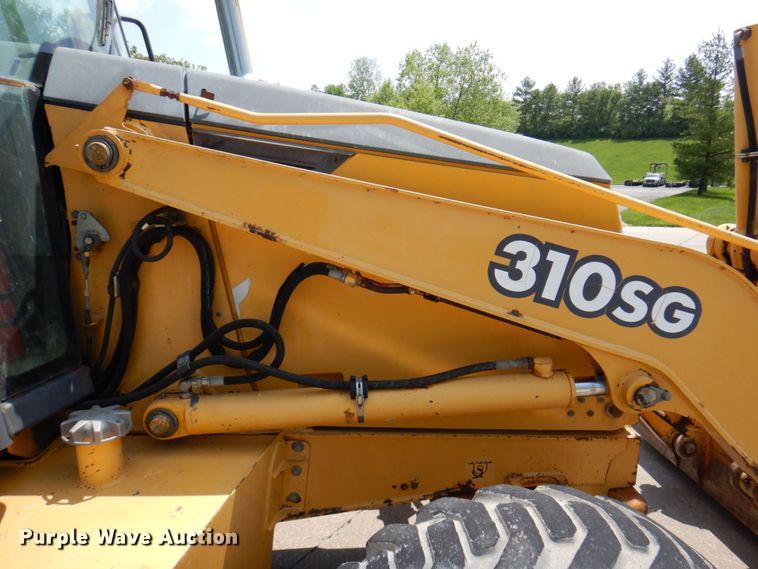 image for item DM7341 2003 John Deere 310SG  backhoe