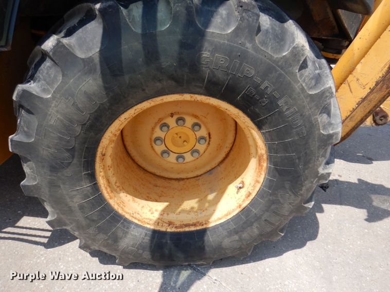 image for item DM7341 2003 John Deere 310SG  backhoe