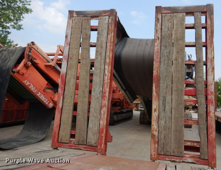 image for item DM7342 2008 Eager Beaver 20XPT  equipment trailer