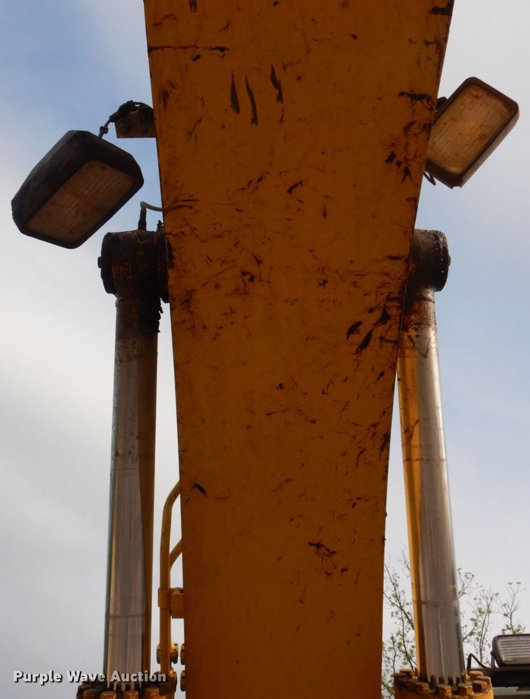 image for item DM7349 2007 Komatsu PC228USLC-3E0  excavator