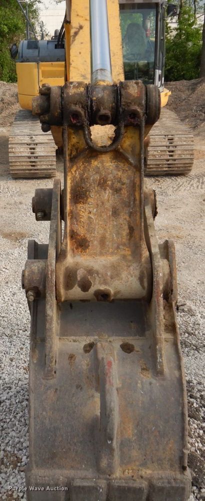 image for item DM7349 2007 Komatsu PC228USLC-3E0  excavator