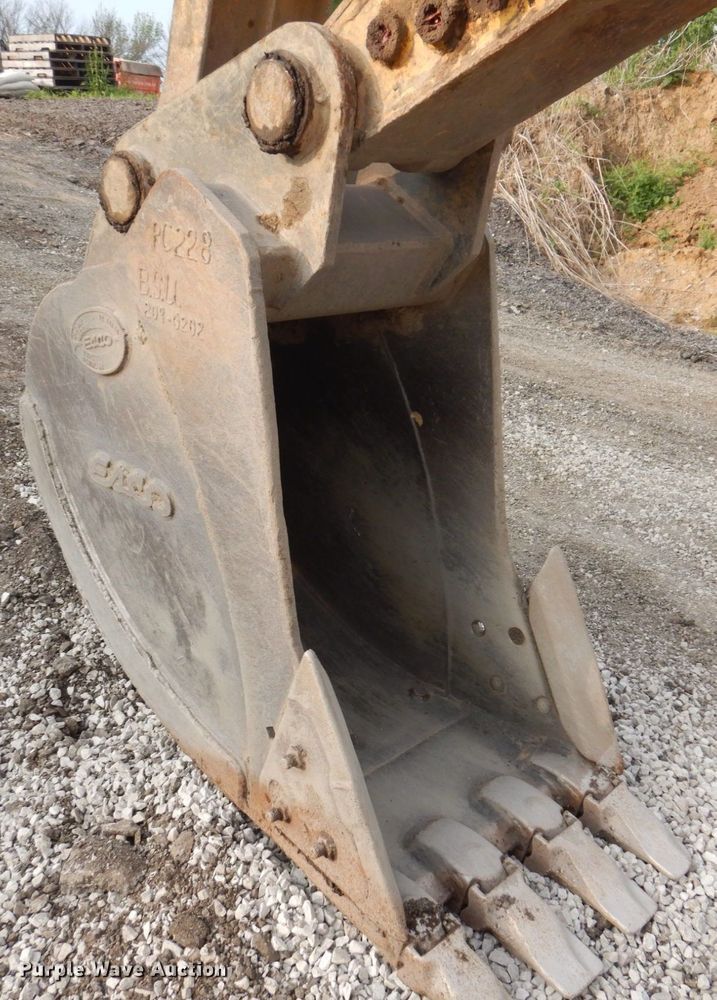 image for item DM7349 2007 Komatsu PC228USLC-3E0  excavator