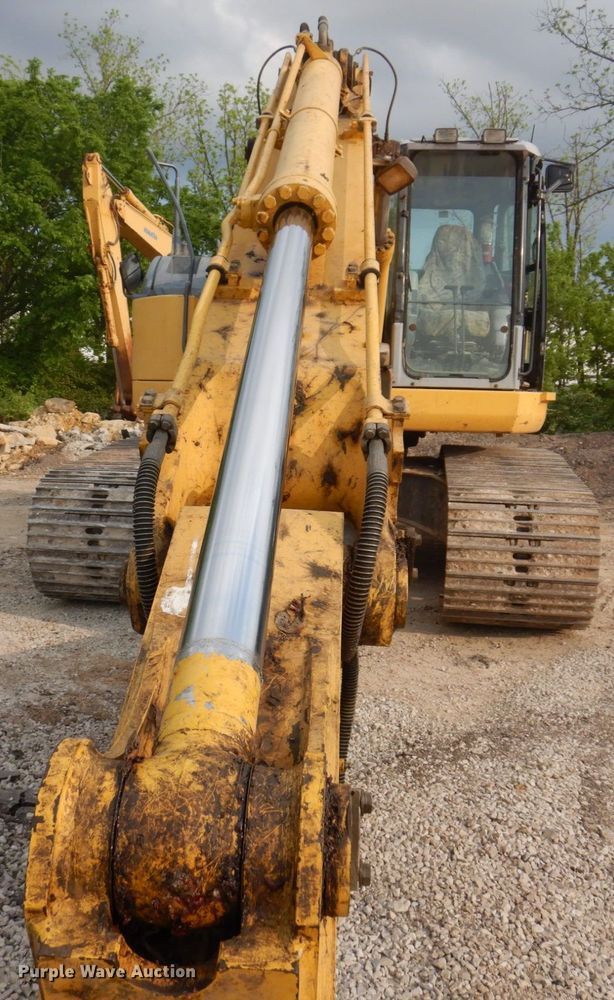 image for item DM7349 2007 Komatsu PC228USLC-3E0  excavator