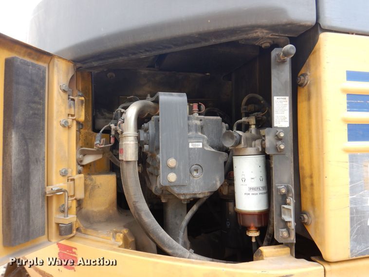 image for item DM7349 2007 Komatsu PC228USLC-3E0  excavator