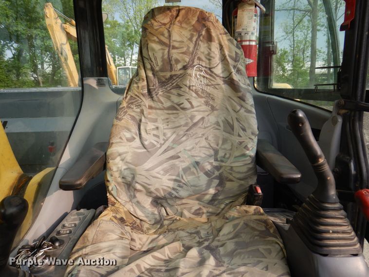 image for item DM7349 2007 Komatsu PC228USLC-3E0  excavator