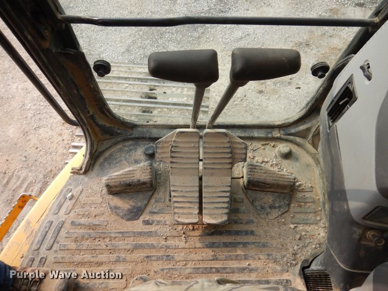 image for item DM7349 2007 Komatsu PC228USLC-3E0  excavator