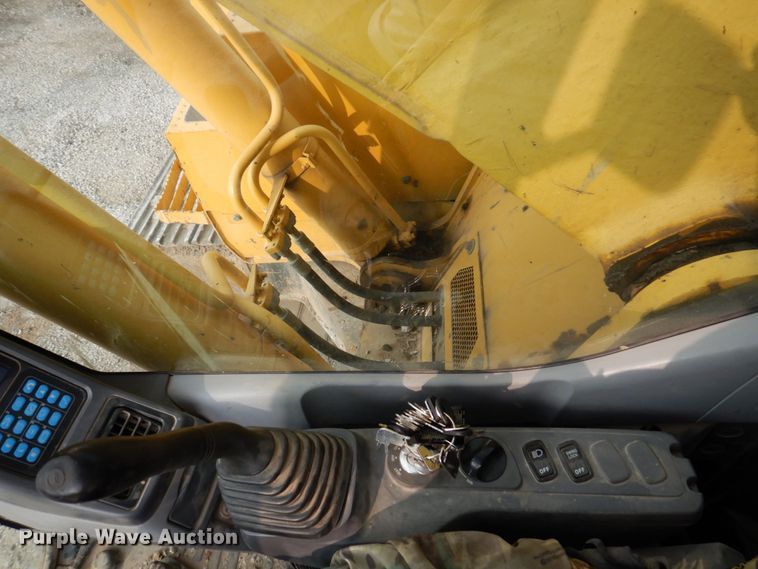 image for item DM7349 2007 Komatsu PC228USLC-3E0  excavator