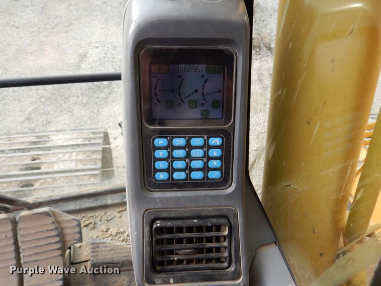 image for item DM7349 2007 Komatsu PC228USLC-3E0  excavator