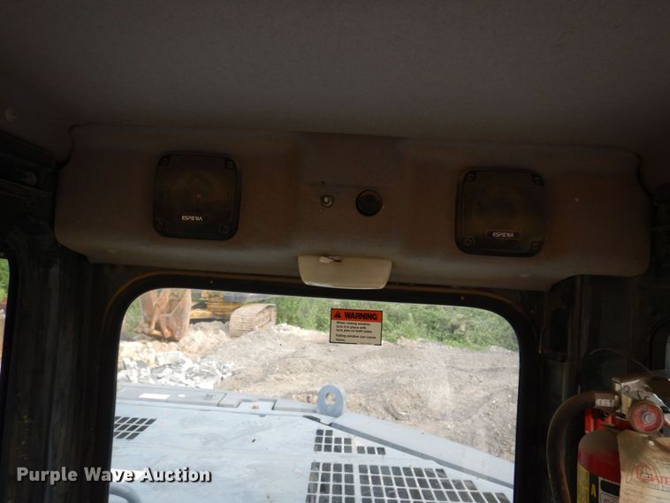 image for item DM7349 2007 Komatsu PC228USLC-3E0  excavator