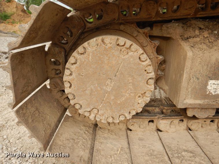 image for item DM7349 2007 Komatsu PC228USLC-3E0  excavator