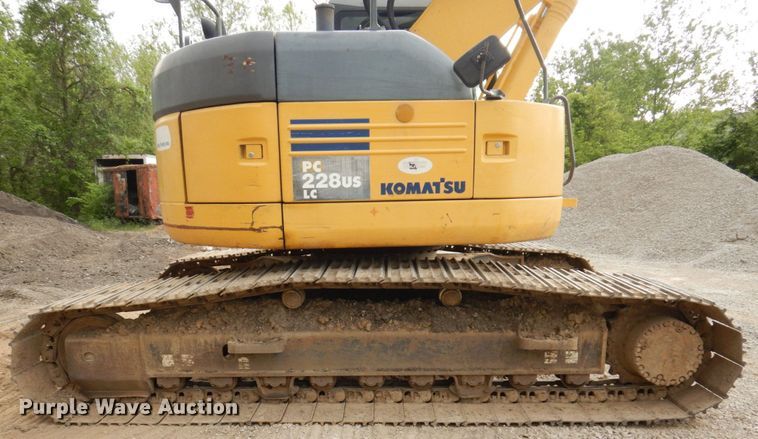 image for item DM7349 2007 Komatsu PC228USLC-3E0  excavator