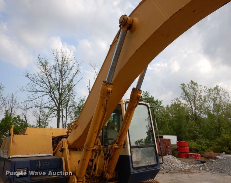 image for item DM7350 1990 Komatsu PC300LC-5  excavator