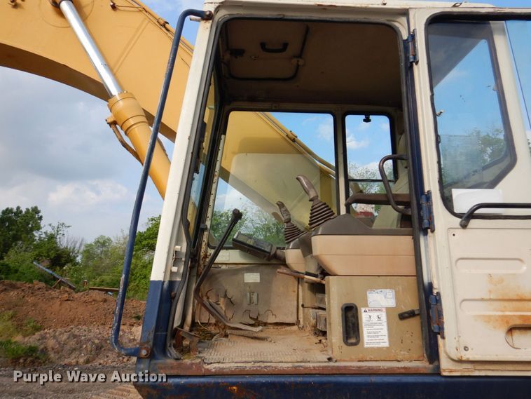 image for item DM7350 1990 Komatsu PC300LC-5  excavator