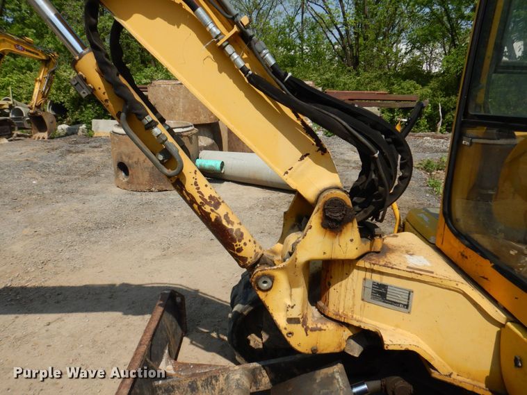 image for item DM7351 2000 Komatsu PC45R-8  mini excavator