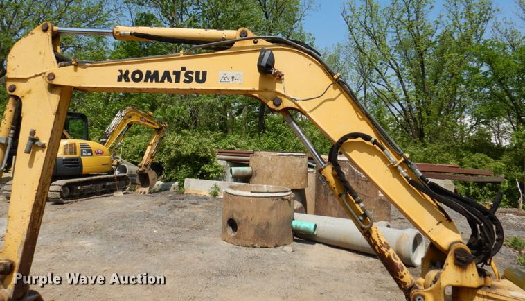 image for item DM7351 2000 Komatsu PC45R-8  mini excavator