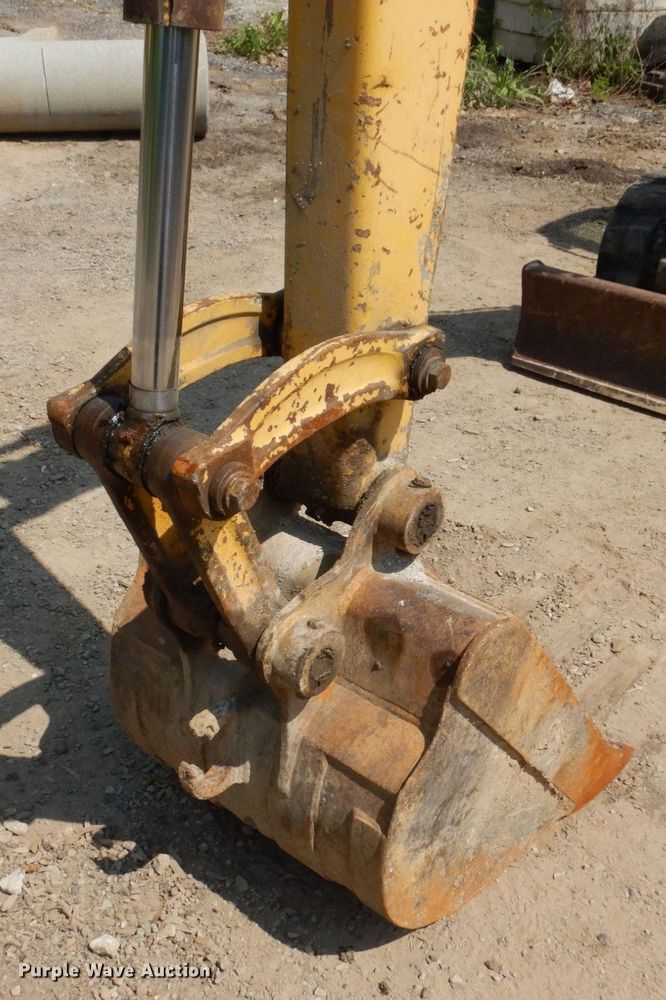 image for item DM7351 2000 Komatsu PC45R-8  mini excavator