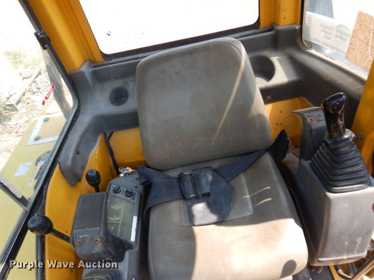 image for item DM7351 2000 Komatsu PC45R-8  mini excavator