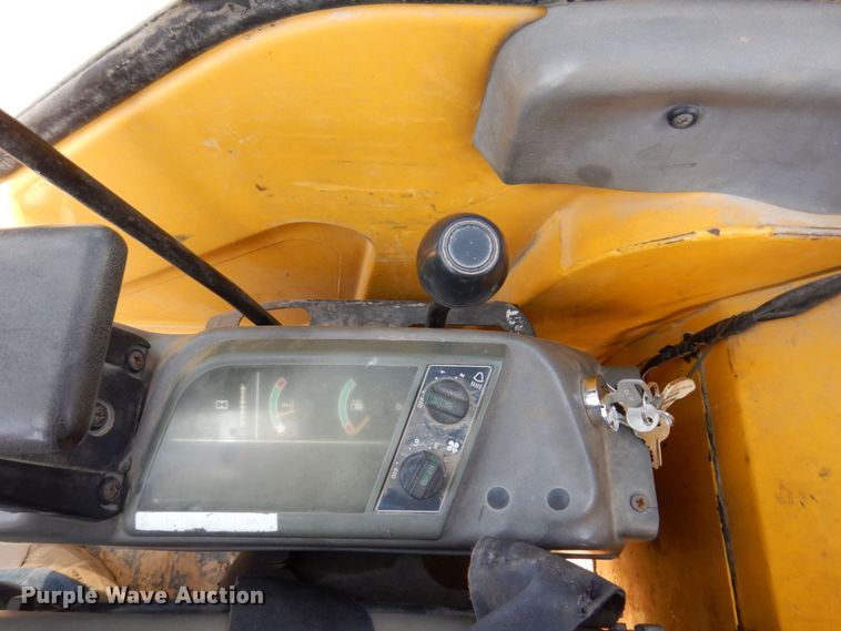 image for item DM7351 2000 Komatsu PC45R-8  mini excavator