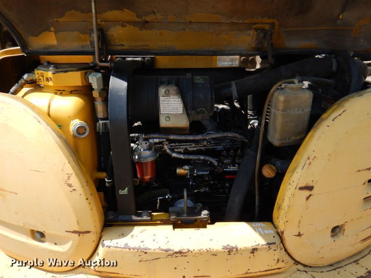 image for item DM7351 2000 Komatsu PC45R-8  mini excavator