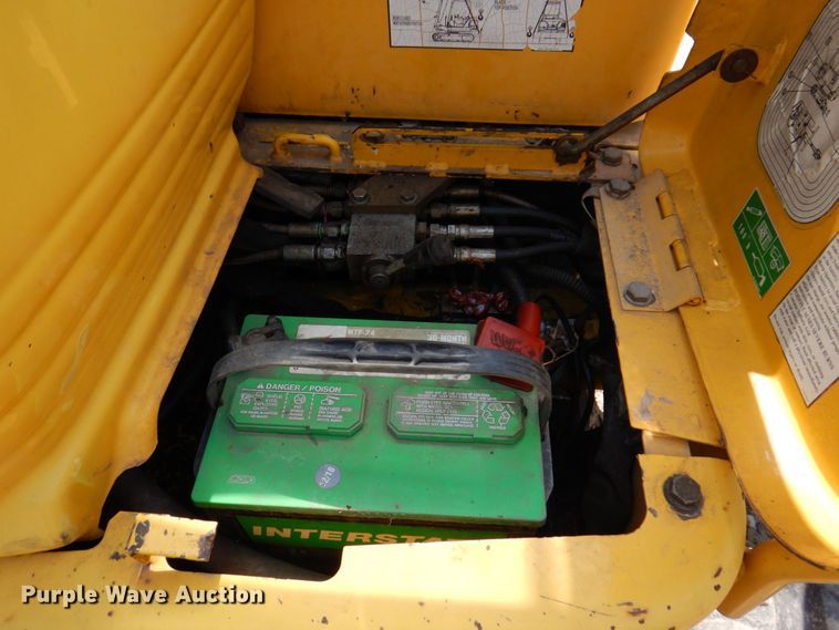 image for item DM7351 2000 Komatsu PC45R-8  mini excavator