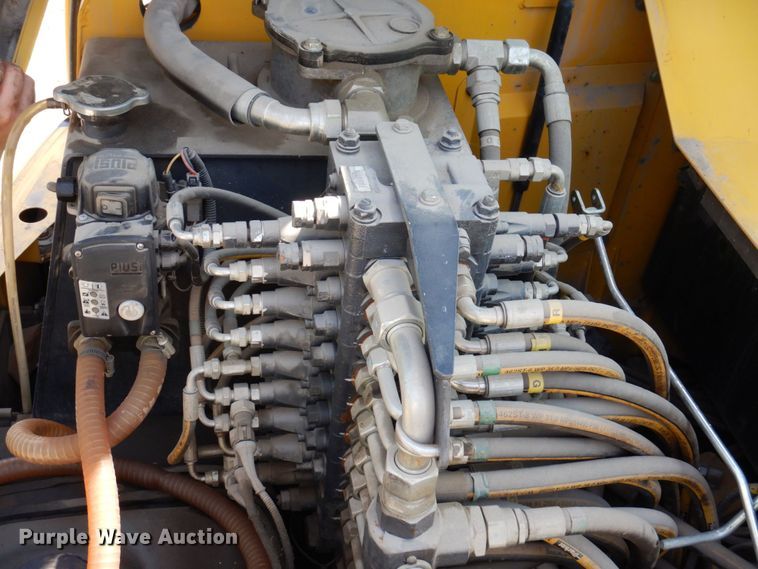 image for item DM7352 2016 Komatsu PC80MR-3  mini excavator