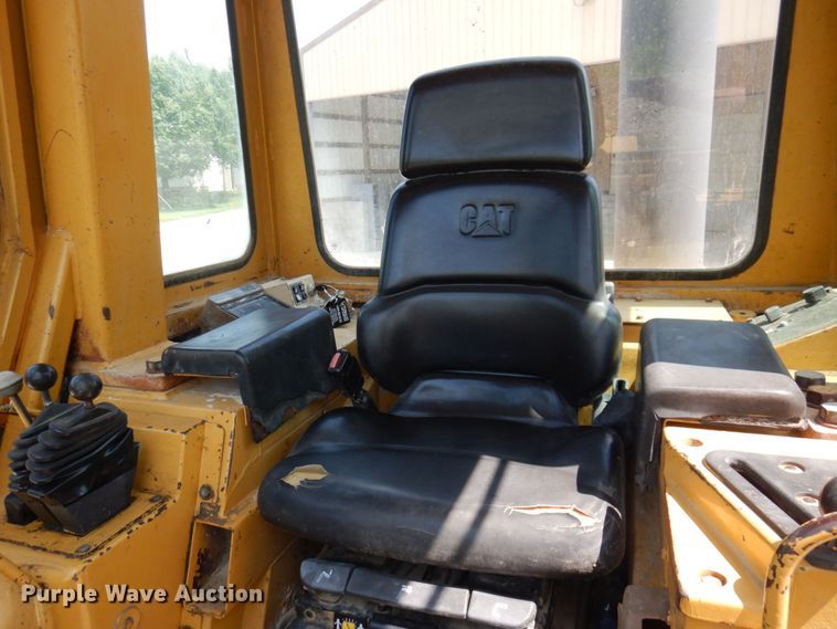 image for item DM7355 1997 Caterpillar 963B  track loader