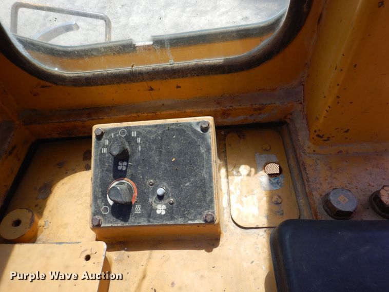 image for item DM7355 1997 Caterpillar 963B  track loader