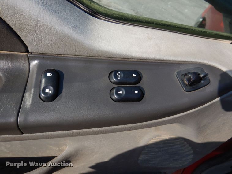 image for item DM7362 2002 Ford F250 Super Duty XLT  SuperCab pickup truck