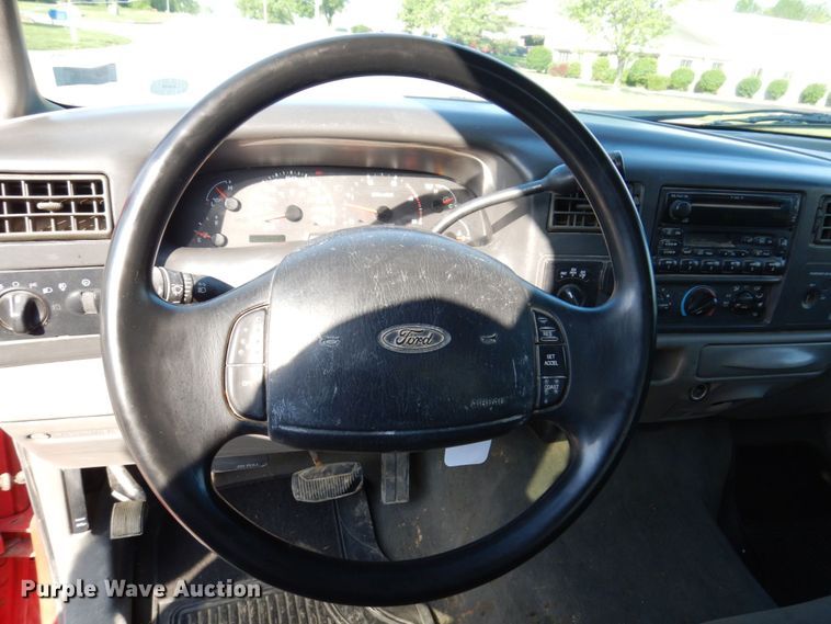 image for item DM7362 2002 Ford F250 Super Duty XLT  SuperCab pickup truck