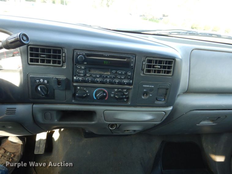 image for item DM7362 2002 Ford F250 Super Duty XLT  SuperCab pickup truck