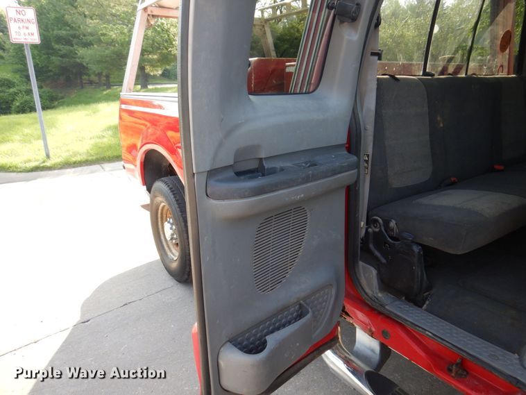 image for item DM7362 2002 Ford F250 Super Duty XLT  SuperCab pickup truck