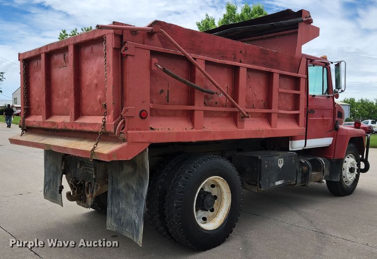 image for item DM7365 1993 Mack CS300P  dump truck