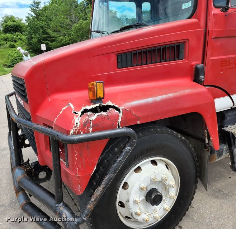 image for item DM7365 1993 Mack CS300P  dump truck