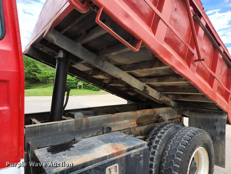 image for item DM7365 1993 Mack CS300P  dump truck