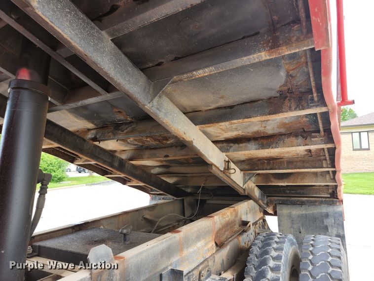 image for item DM7365 1993 Mack CS300P  dump truck