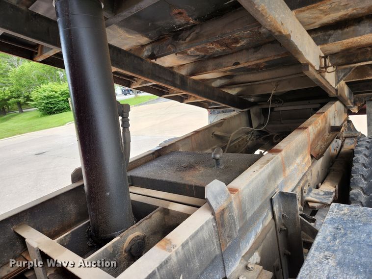 image for item DM7365 1993 Mack CS300P  dump truck