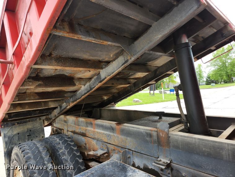 image for item DM7365 1993 Mack CS300P  dump truck