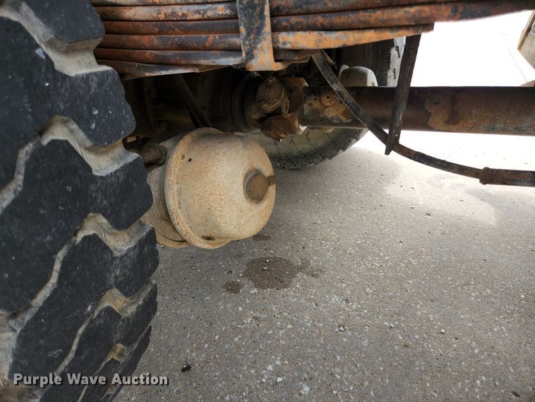 image for item DM7365 1993 Mack CS300P  dump truck