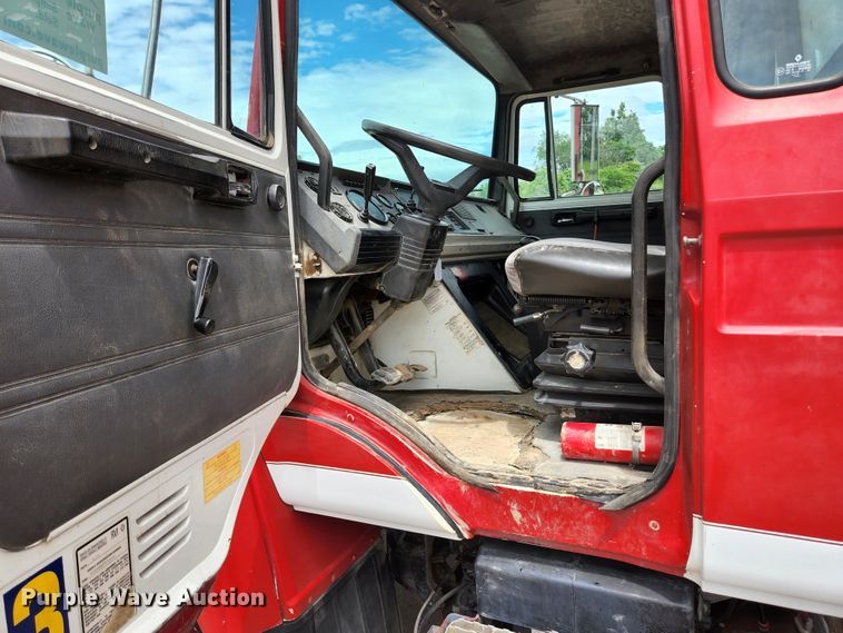 image for item DM7365 1993 Mack CS300P  dump truck