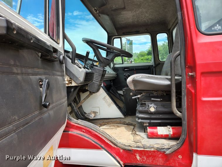 image for item DM7365 1993 Mack CS300P  dump truck