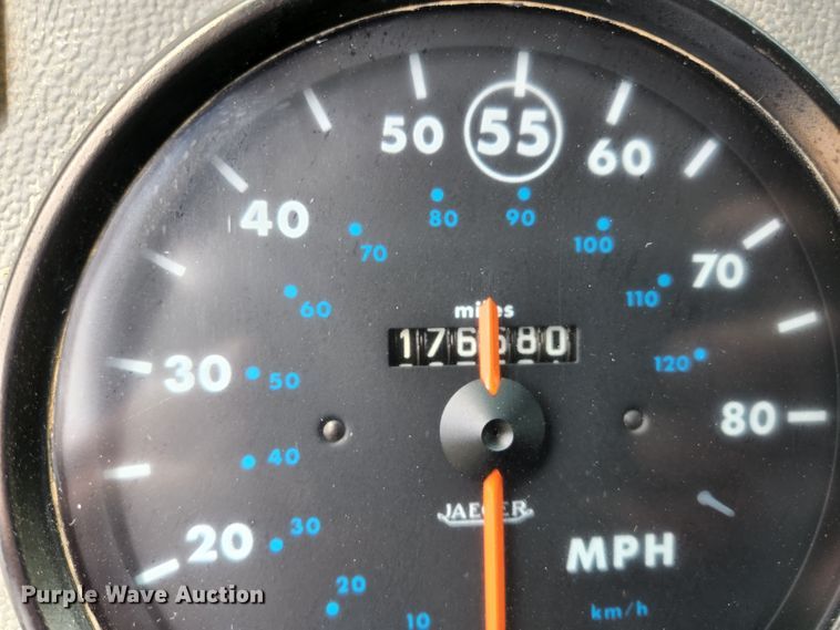 image for item DM7365 1993 Mack CS300P  dump truck