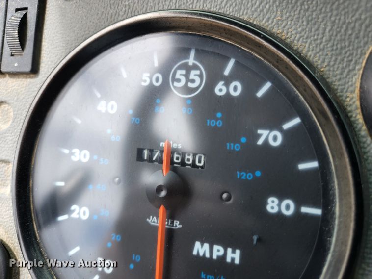 image for item DM7365 1993 Mack CS300P  dump truck