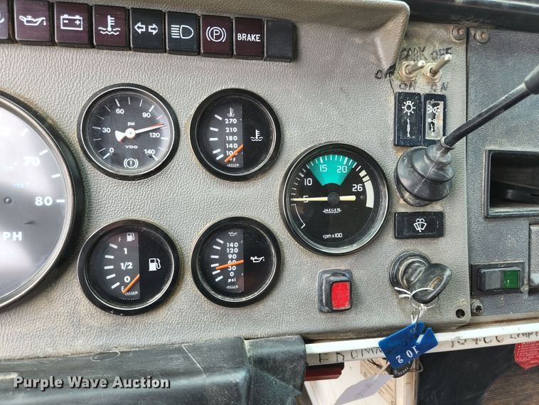 image for item DM7365 1993 Mack CS300P  dump truck