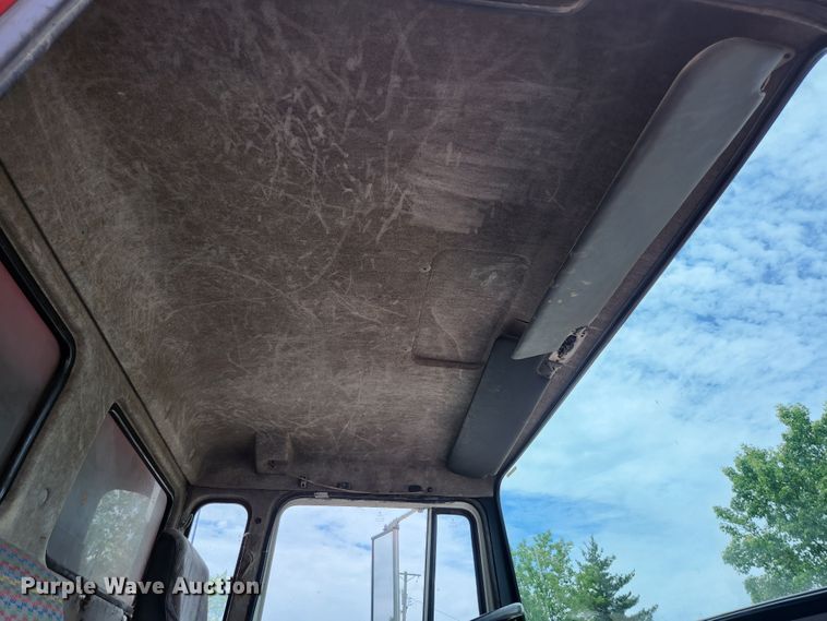 image for item DM7365 1993 Mack CS300P  dump truck