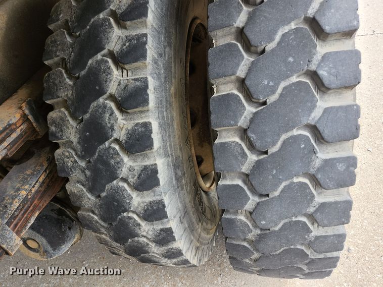 image for item DM7365 1993 Mack CS300P  dump truck